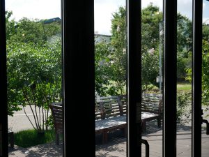 (室内) 中からは外が見えます