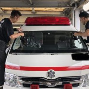 緊急車両・特殊車両のガラス交換